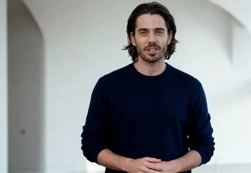 Asher, de AI-instructeur van Slagie, in de introvideo